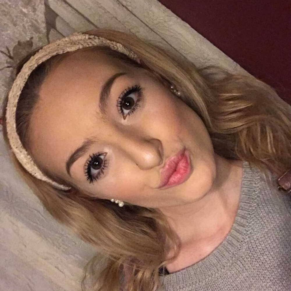 Meet your Posher, Caitlin